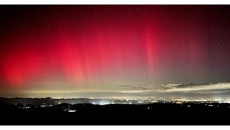 L'aurora boreale vista dai parmigiani: immagini spettacolari di un fenomeno raro alle nostre latitudini - Foto