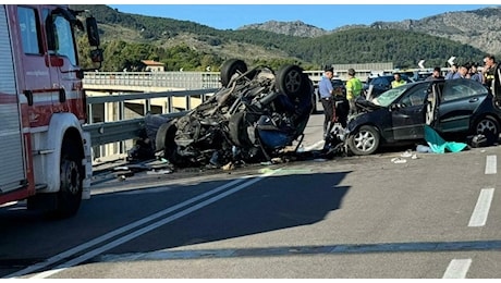 Incidente in Sicilia, il dramma dei tre bimbi che hanno perso mamma e papà: «Ricoverati, non sanno ancora nulla»