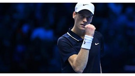 Sinner batte Medvedev, terza vittoria e semifinali Atp Finals