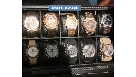 Spende 300mila euro per acquistare orologi online, ma arrivano pacchi di pasta