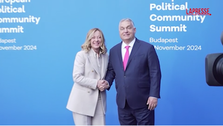 VIDEO Meloni, la premier a Budapest per il quinto vertice della Comunità Politica Europea