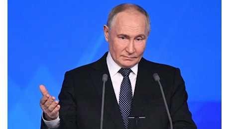 Guerra in Ucraina, Putin: “Le nostre truppe accelerano avanzata, guadagnano 30 km quadrati al giorno”