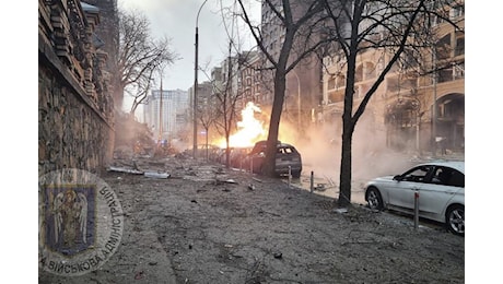 Missili russi su Kiev, bombardamenti su Kherson