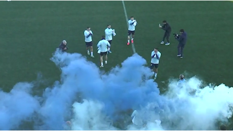 Lazio, che spettacolo in allenamento! Cori e fumogeni prima del derby