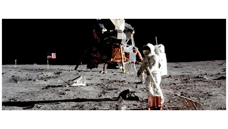 55 anni fa lo sbarco sulla Luna. Quel piede di Armstrong che cambiò la storia dell’uomo