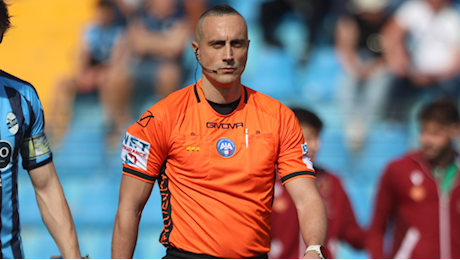 Caso scommesse, un guardalinee e un altro arbitro nel mirino: ripianavano il rosso dei giocatori