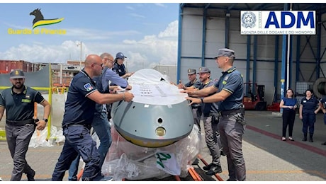 Reggio Calabria, traffico di armi: sequestrati nel porto di Gioia Tauro due droni a uso bellico occultati in c