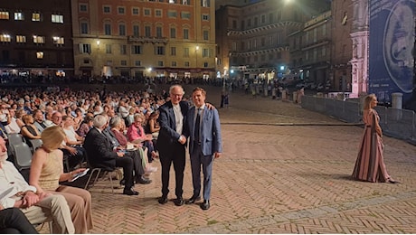 Russell Crowe & The Gentlemen Barbers in concerto a Siena