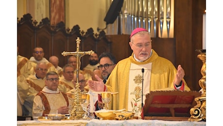 A Mileto aperto l’Anno Giubilare, cattedrale stracolma. L’omelia del vescovo Nostro: «Scacciamo le tenebre dentro di noi» – FOTO