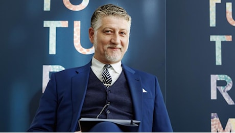 Alessandro Giuli: «Musk tra gigantismo e infantilismo, Trump un genio americano. Crozza? La sua imitazione mi rende più giovane»