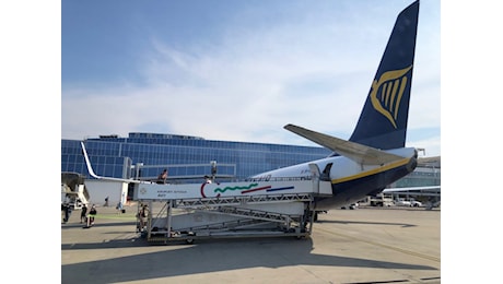 Nuovo problema in volo per Ryanair, aereo torna a Brindisi