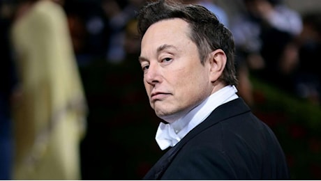 Le ingerenze politiche di Elon Musk in Europa: dall'elogio all'ultradestra tedesca al sostegno a Salvini e Farage