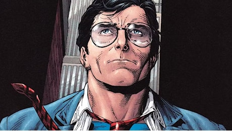 Superman: David Corenswet è l'impacciato Clark Kent nelle nuove foto dal set