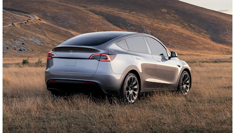 Tesla Model Y, la versione a 7 posti nel configuratore. Costa 2.500 euro in più