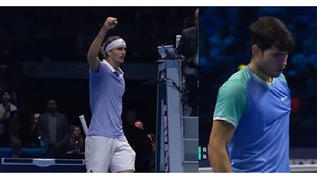 Atp Finals 2024, Zverev vince il punto del giorno contro Alcaraz. Video