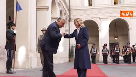 Orban arriva a Palazzo Chigi da Giorgia Meloni: il dettaglio che lascia tutti di sasso