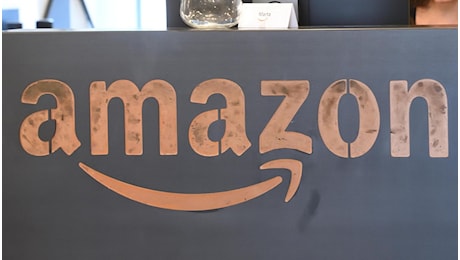 Attenzione alle truffe Amazon, l'azienda lancia l'allarme agli utenti: quali sono e i consigli per evitarle