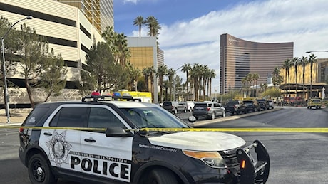 Camion Tesla esplode davanti all'hotel di Trump a Las Vegas. Ipotesi terrorismo