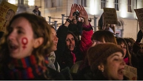 Migliaia in piazza a Torino per dire basta alla violenza sulle donne