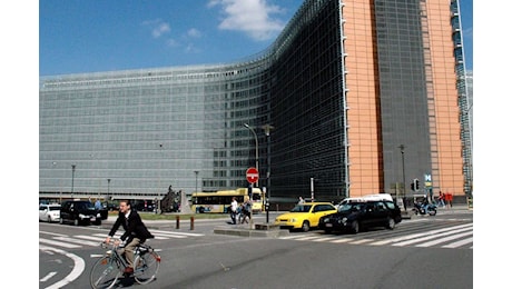 Assegno unico, Bruxelles deferisce l’Italia (che si difende)
