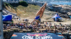 Red Bull Cliff Diving, il nostro weekend su un trampolino a picco sul mare di Polignano