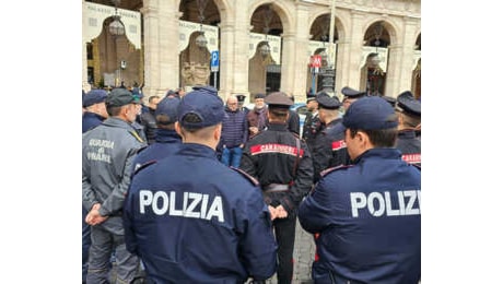 Roma blindata per il Giubileo, da oggi scatta la zona rossa a San Pietro. Presidiate le stazioni