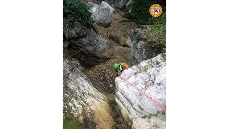 Dispersi in Abruzzo, ricerche ferme sul Gran Sasso: sul Voltigno controlli dei corsi d’acqua