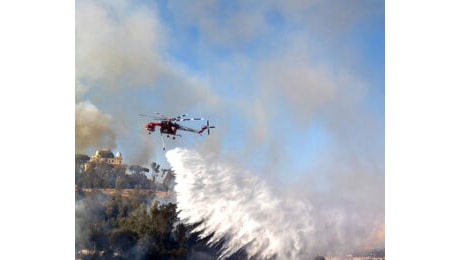 Incendio a Monte Mario, dito puntato sugli accampamenti abusivi: 'Così da dieci anni'