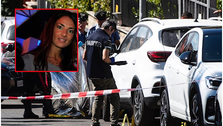 Femminicidio a Roma, fisioterapista uccisa dall'ex compagno con un fucile: spara dall'auto e si costituisce