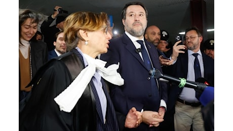 Open Arms: Salvini salvo e il governo pure, per ora. Aria pesante fra giudici ed esecutivo