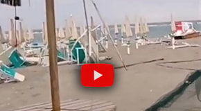 Meteo: Ravenna, tromba d'aria colpisce la spiaggia a Punta Marina, il Video