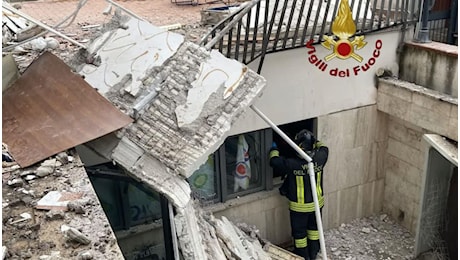 Esplosione per fuga di gas in casa a Terranova vicino Roma, ferito grave in codice rosso: abitazione distrutta