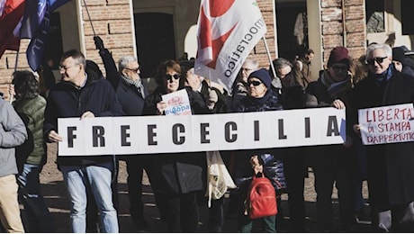 Cecilia Sala, sit-in a Torino: «Il governo faccia l'impossibile per liberarla»