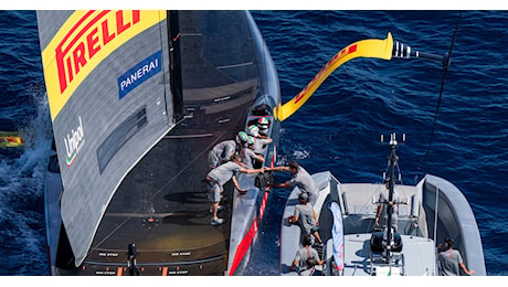 Louis Vuitton Cup: Luna Rossa Prada Pirelli squalificata con Alinghi Red Bull Racing, si va allo spareggio con INEOS Britannia