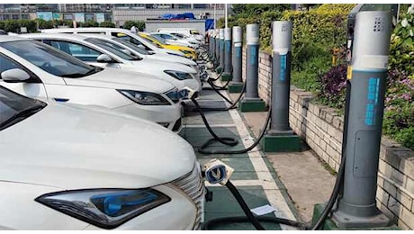 L'auto elettrica frena. Rincorrere la Cina porta risultati negativi per molti big made in Usa