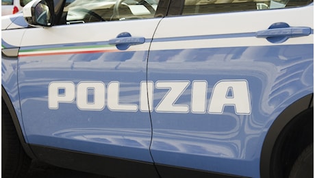 Tentata rapina alla banca Crédit Agricole di Vicenza, ladri bloccati dalla polizia che circonda l'edificio