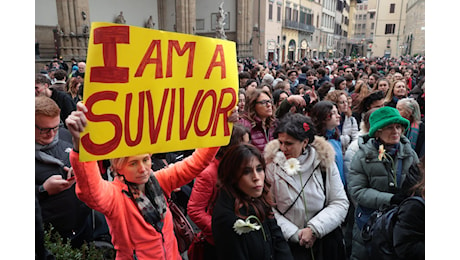 “Sono una sopravvissuta”: la testimonianza in piazza per il 25 novembre