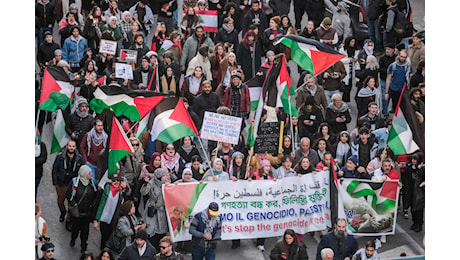 La piazza palestinese a Roma tra falsi allarmi e vere tensioni