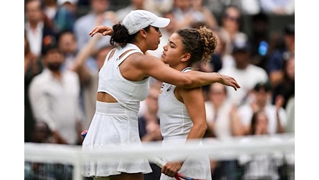 Storica Jasmine, tra le Last 8 a Wimbledon: “Che brutto però vincere così”