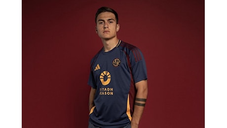 Instagram, Dybala presenta la nuova terza maglia della Roma: Sempre insieme