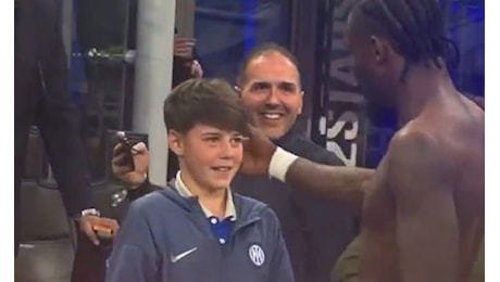 Thuram, dopo il ‘rimprovero’ di Inzaghi la maglia regalata al figlio del mister: il bel gesto del francese – VIDEO