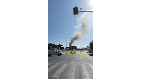 De Santis (LCR) – Rosati (M5S): “Incendio via Pieve Torina, Municipio IV totalmente disinteressato a pessime condizioni lavorative dipendenti”
