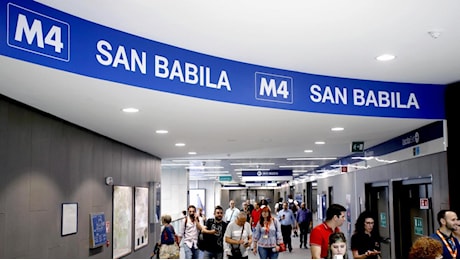 M4, guasto sulla nuova metropolitana blu a meno di 24 ore dall'inaugurazione: «Sospesa la circolazione su tutta la linea». Treni bloccati per 35 minuti