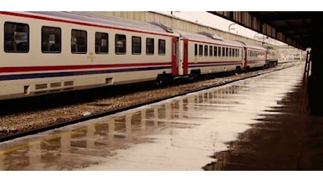 Binari allagati a Cesenatico. Treni sospesi sulla Rimini-Ravenna • newsrimini.it