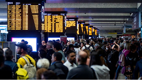 Italia in tilt - Caos treni per «colpa di un chiodo», ripresa la circolazione. Rfi sospende contratto con ditta, l’ad: «Catena di anomalie»